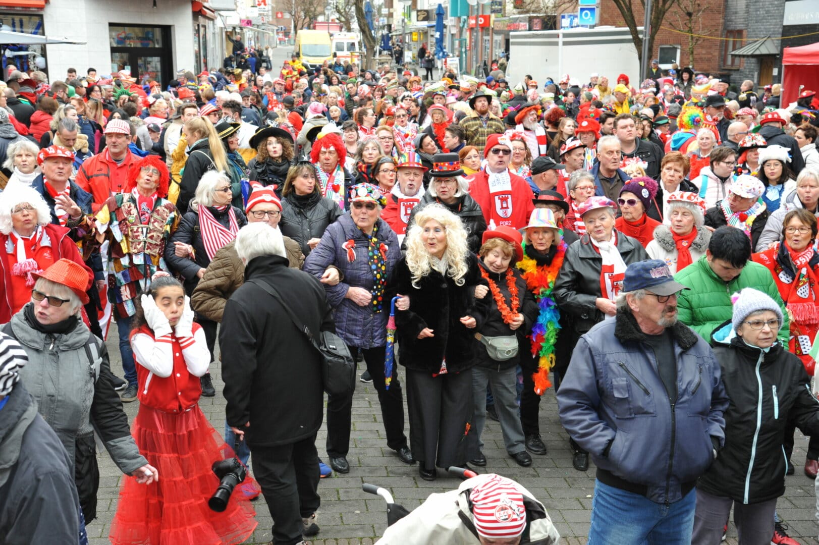 Mehr über den Artikel erfahren WEIBERFASTNACHT IN PORZ (aktualisiert 13/02/23)