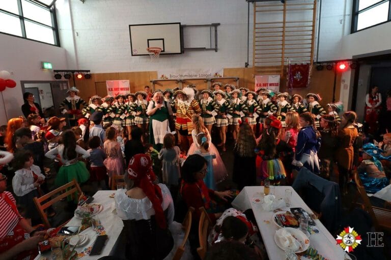 Mehr über den Artikel erfahren Kindersitzung K.G. Rut Wiess Löstige Langeler e.V.