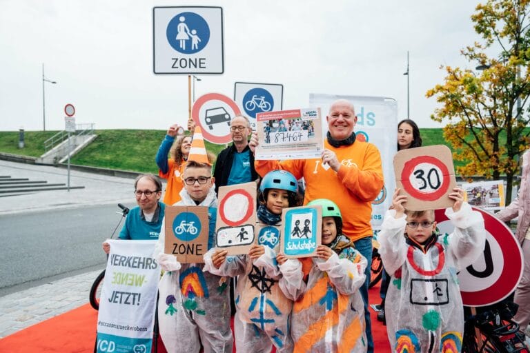 Mehr über den Artikel erfahren Aktionstage Kidical Mass an der GGS Schmittgasse in Zündorf