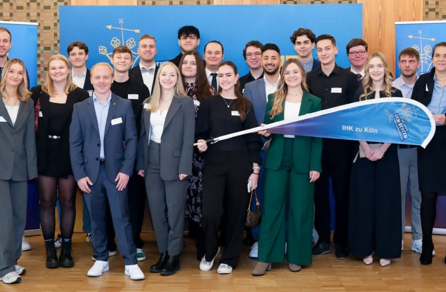 IHK Köln gratuliert 24 Auszubildenden aus dem Bezirk als Landesbeste