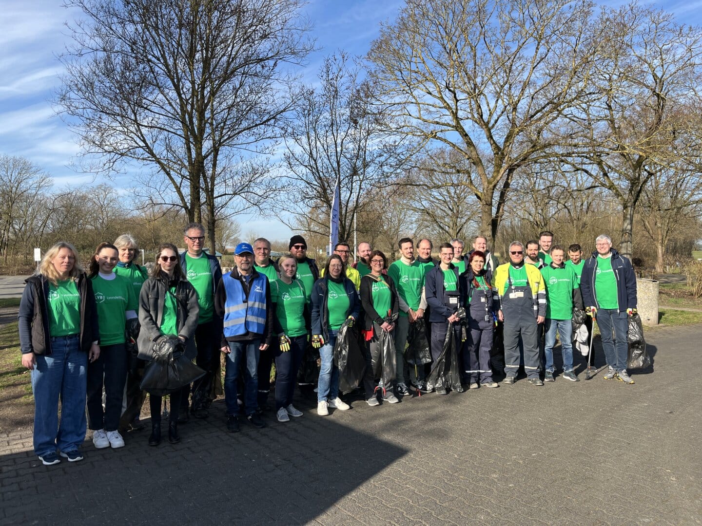 Du betrachtest gerade Herausgeputzt: LYB säubert Wesselinger Naherholungsgebiet „Entenfang“