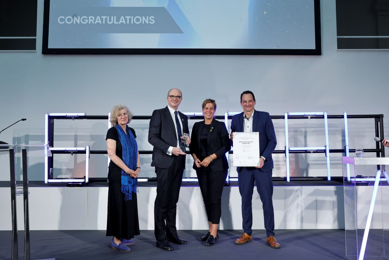 Mehr über den Artikel erfahren LyondellBasell erhält NRW Global Business Award für innovative chemische Recyclinganlage