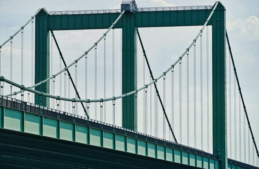Wird der Ausbau der Rodenkirchener Brücke vorgezogen, weil sich die Rheinspange (A553) weiter verzögert?