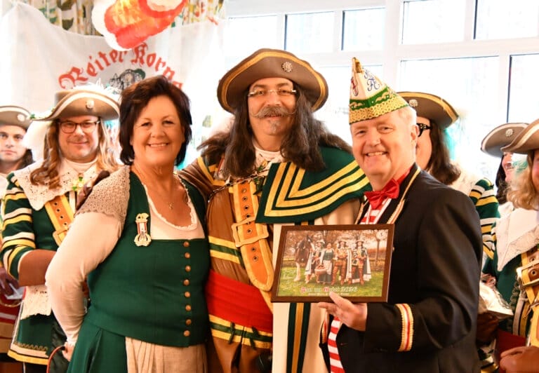 Mehr über den Artikel erfahren Besuch von Jan und Griet im Hospiz an St. Bartholomäus.