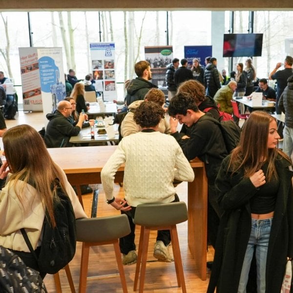 Azubi-Speed-Dating 2026: Der Turbo für deine Ausbildung im Kölner Raum